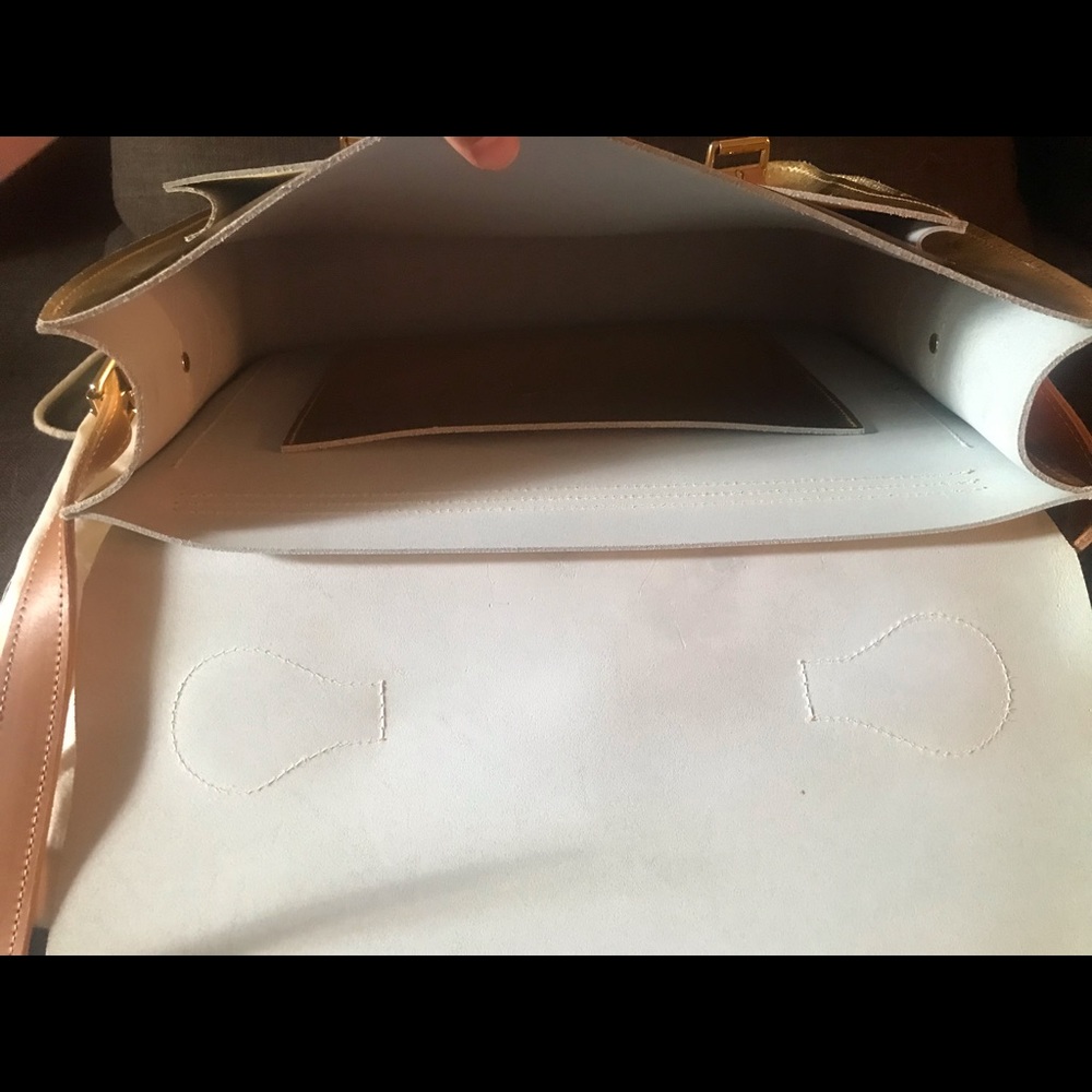 Dr. Martens gold bag - Picture 5 of 8